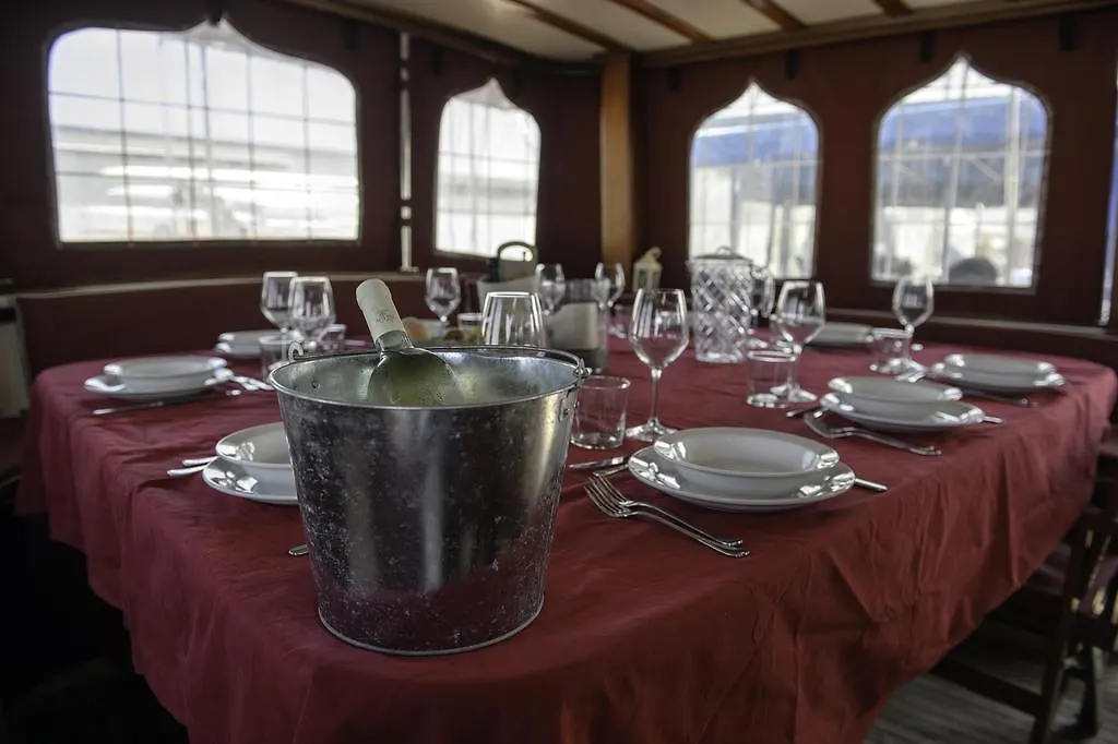 Tersane IV Vincitore 4 Hotel Di Bruno Barbieri Palermo Botel