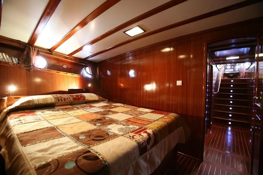 Tersane IV Vincitore 4 Hotel Di Bruno Barbieri Палермо 2*,  Италия