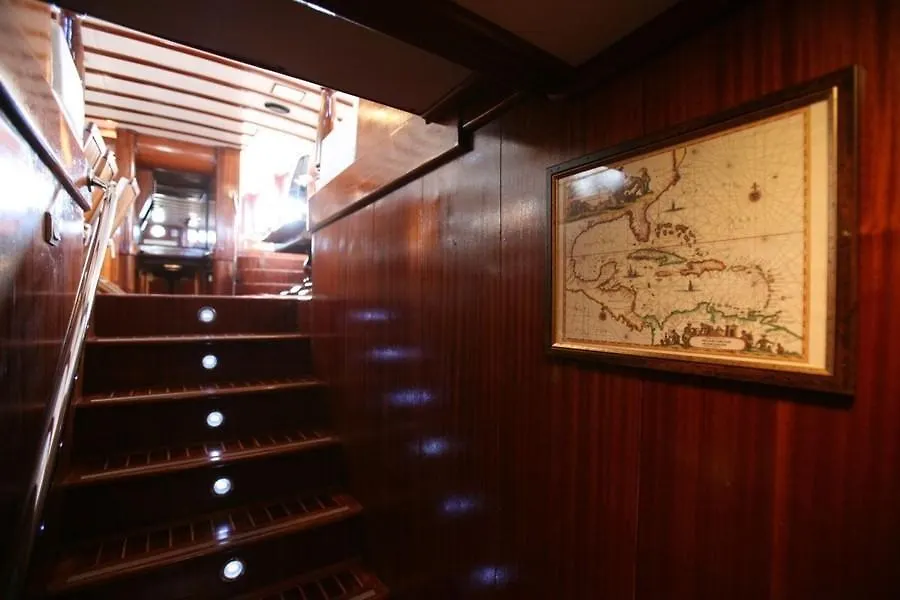 Tersane IV Vincitore 4 Hotel Di Bruno Barbieri Palermo Itália