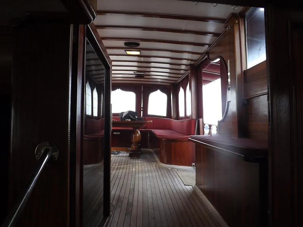 Tersane IV Vincitore 4 Hotel Di Bruno Barbieri Palermo Botel